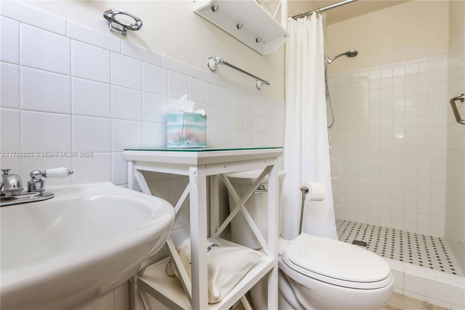 Real estate property located at 2109 2nd Avenue, Broward, Tropical Palms, Wilton Manors, FL