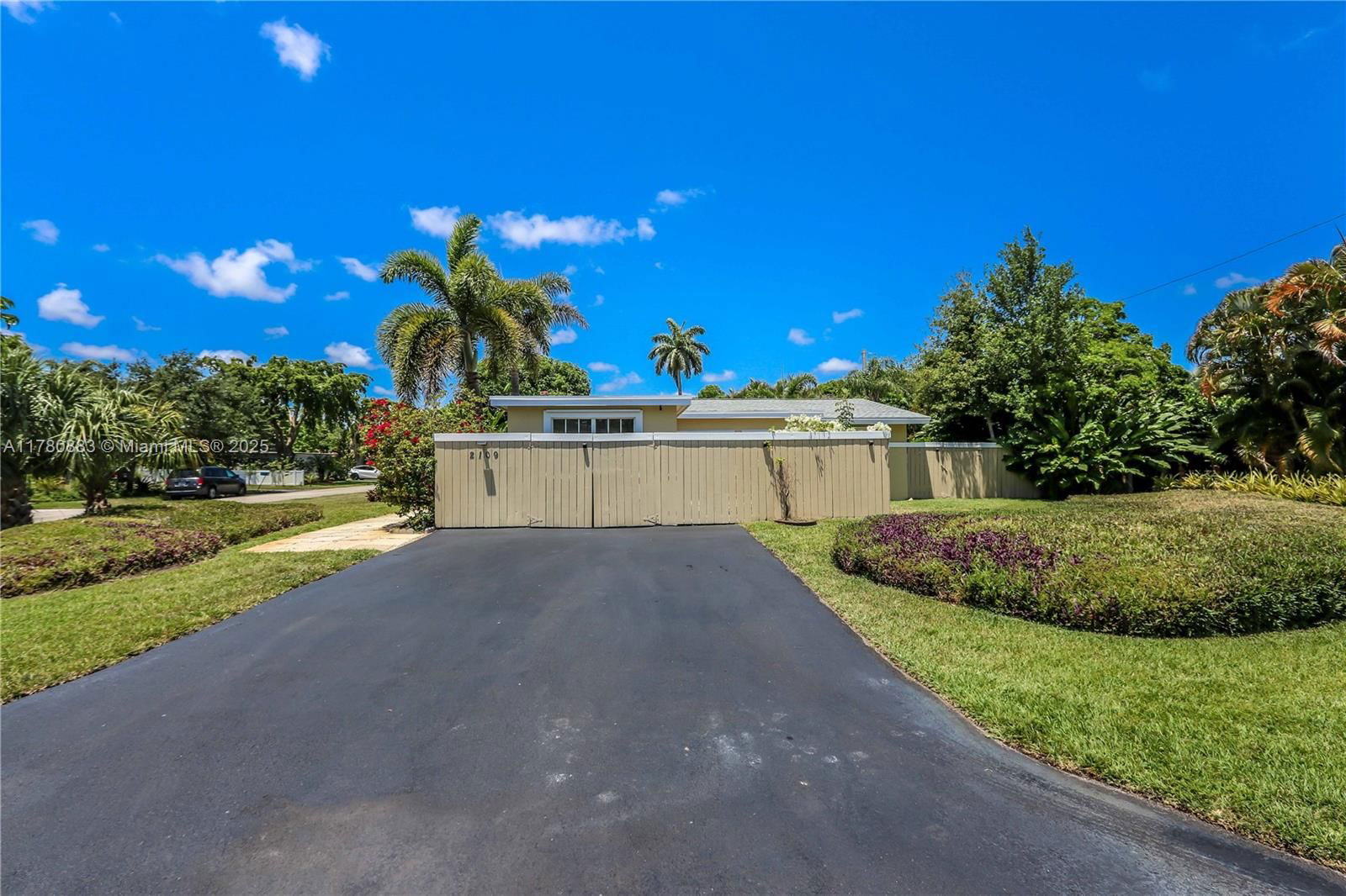 Real estate property located at 2109 2nd Avenue, Broward, Tropical Palms, Wilton Manors, FL