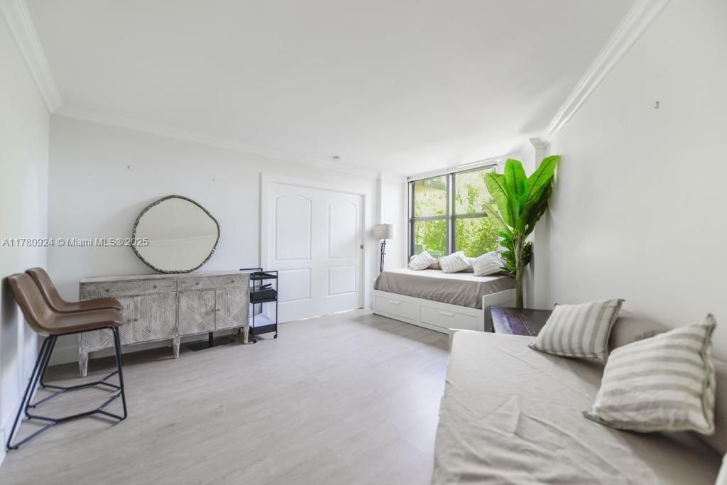 Real estate property located at 1121 Crandon Blvd D206, Miami-dade, Towers Of Key Biscayne Co, Key Biscayne, FL