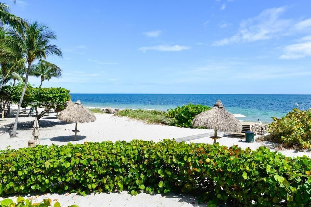Real estate property located at 1121 Crandon Blvd D206, Miami-dade, Towers Of Key Biscayne Co, Key Biscayne, FL