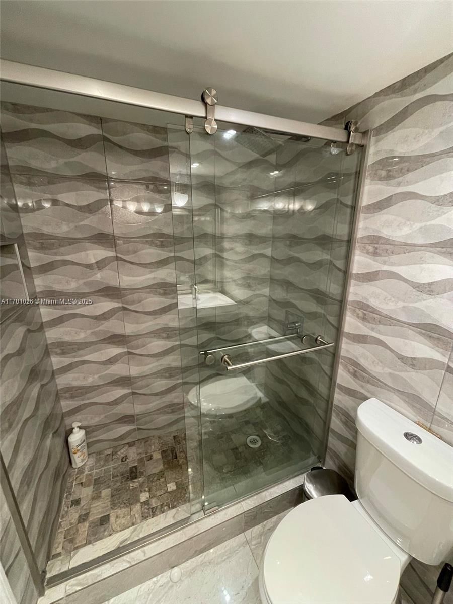 Real estate property located at 2655 Collins Ave #1407, Miami-dade, Mirasol Ocean Towers Cond, Miami Beach, FL
