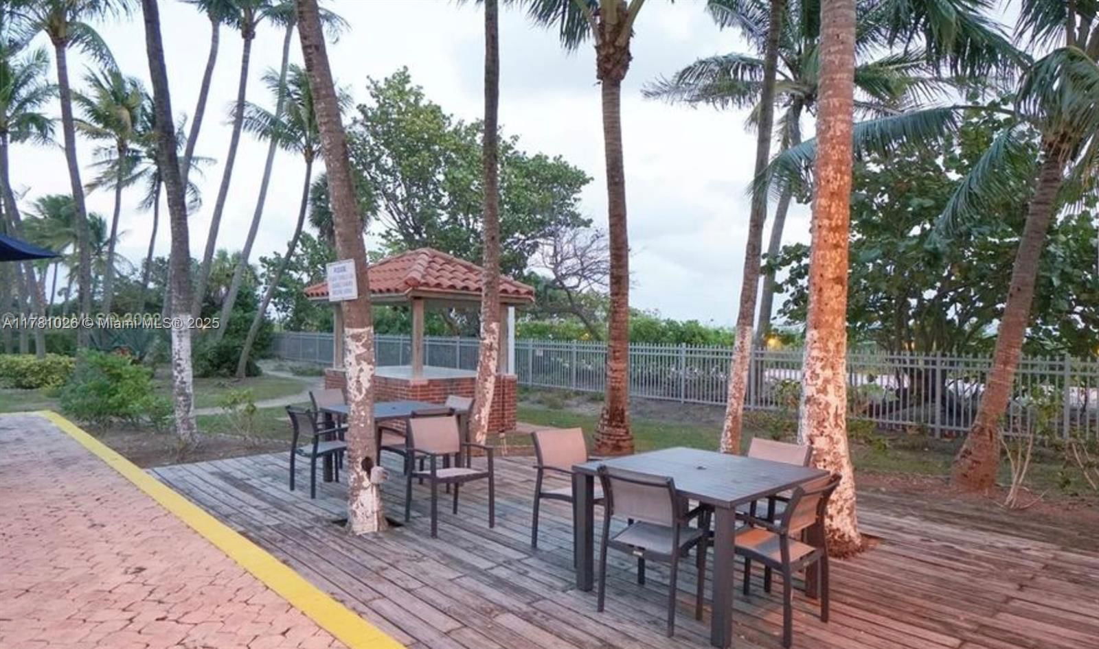 Real estate property located at 2655 Collins Ave #1407, Miami-dade, Mirasol Ocean Towers Cond, Miami Beach, FL