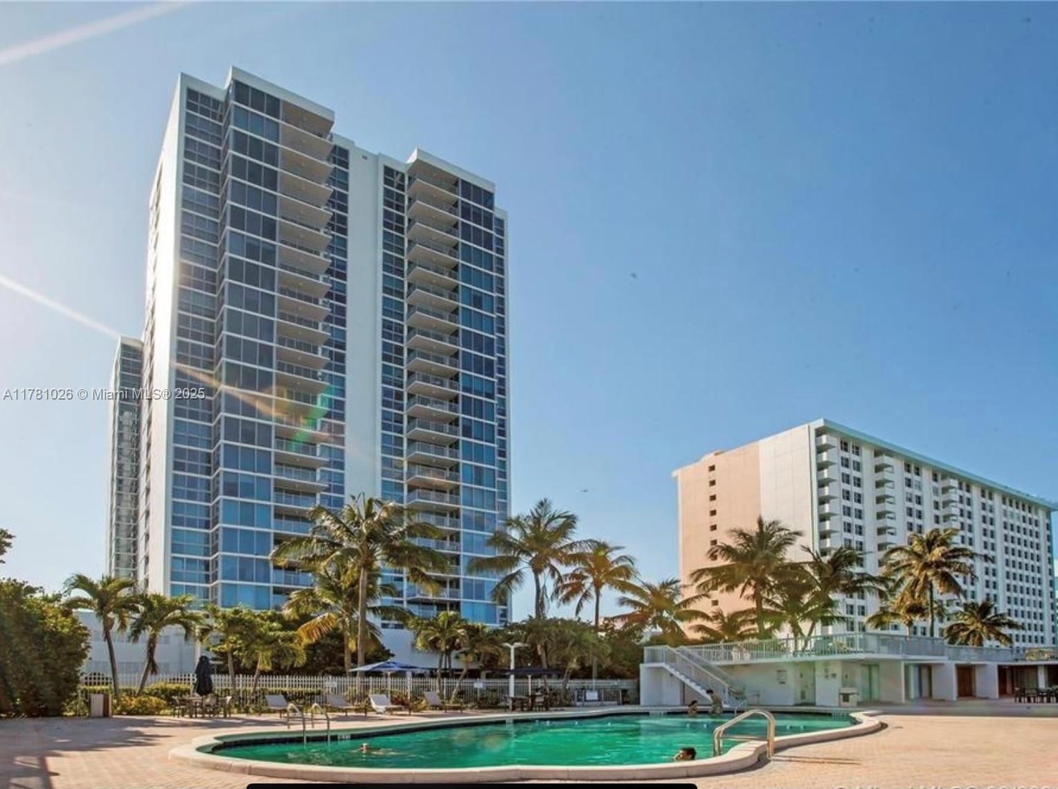 Real estate property located at 2655 Collins Ave #1407, Miami-dade, Mirasol Ocean Towers Cond, Miami Beach, FL