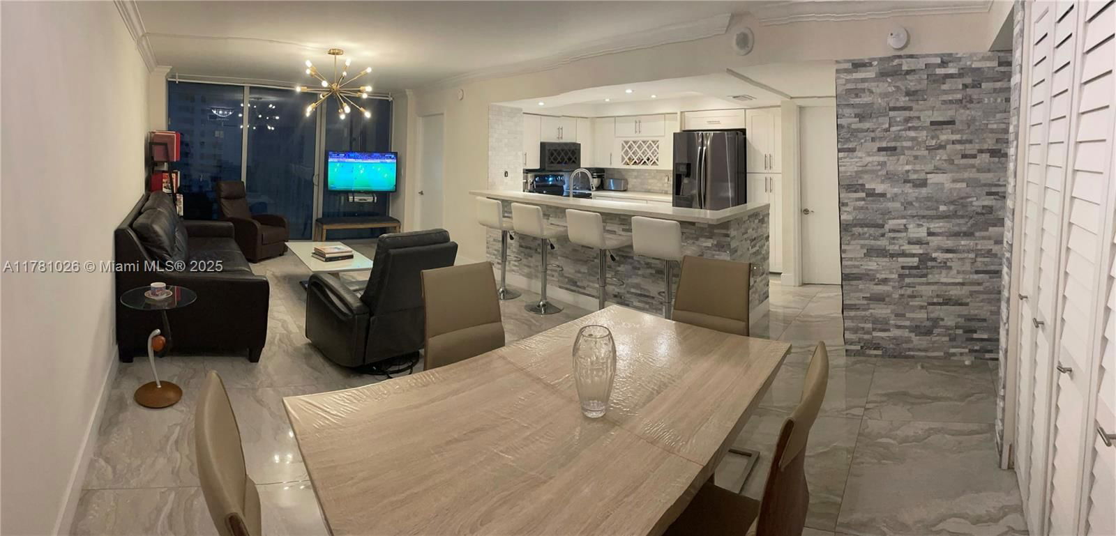 Real estate property located at 2655 Collins Ave #1407, Miami-dade, Mirasol Ocean Towers Cond, Miami Beach, FL
