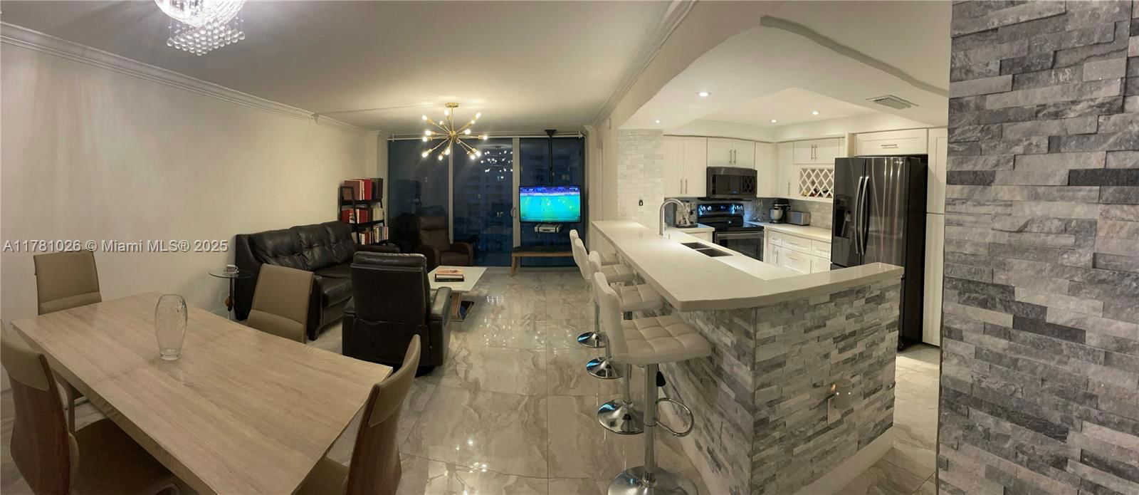 Real estate property located at 2655 Collins Ave #1407, Miami-dade, Mirasol Ocean Towers Cond, Miami Beach, FL