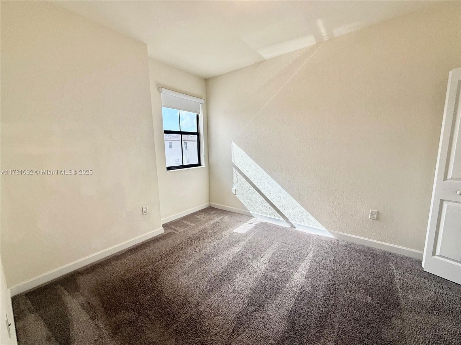 Real estate property located at 11119 34th Way, Miami-dade, Aquabella North, Hialeah, FL