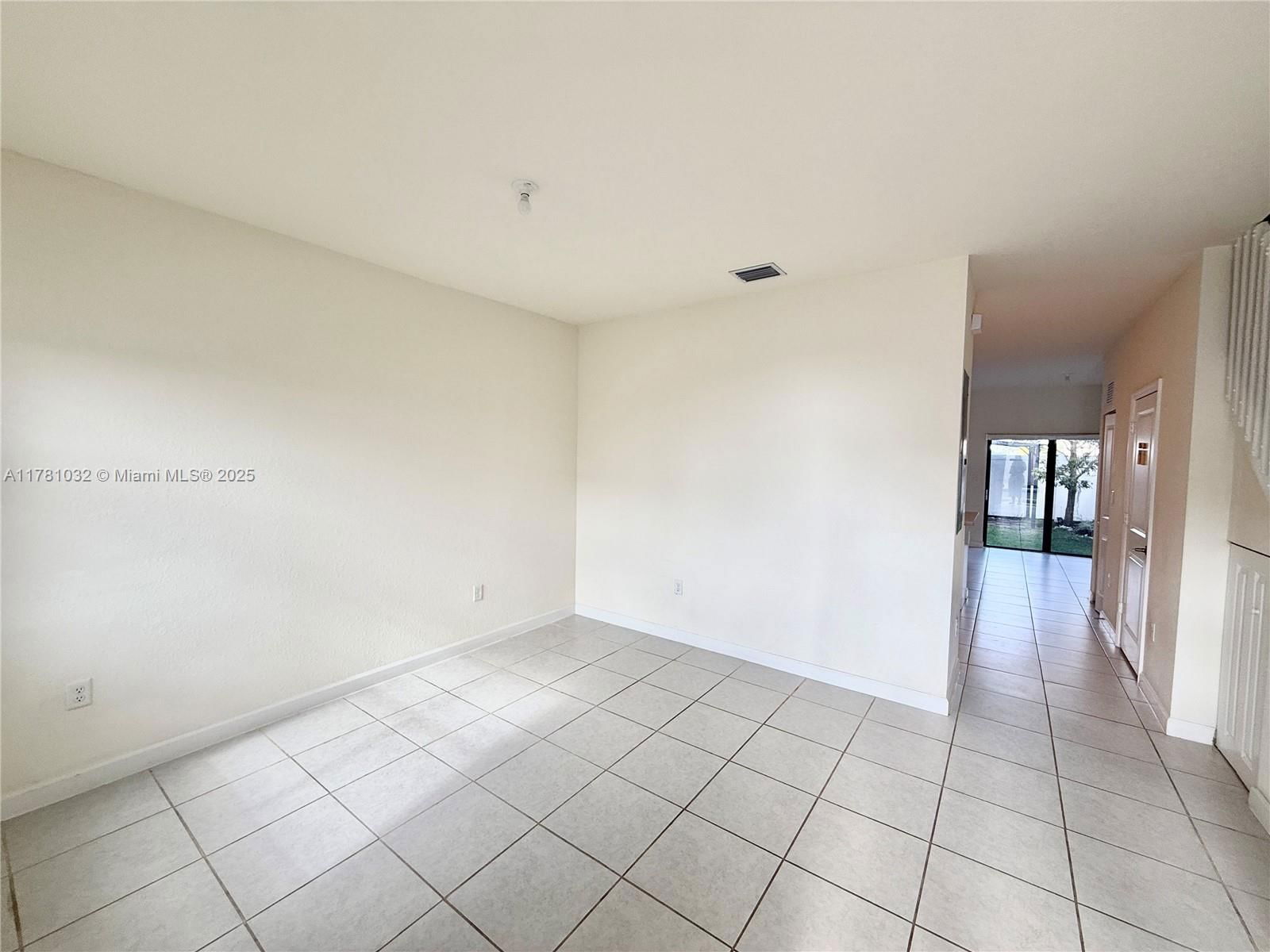 Real estate property located at 11119 34th Way, Miami-dade, Aquabella North, Hialeah, FL