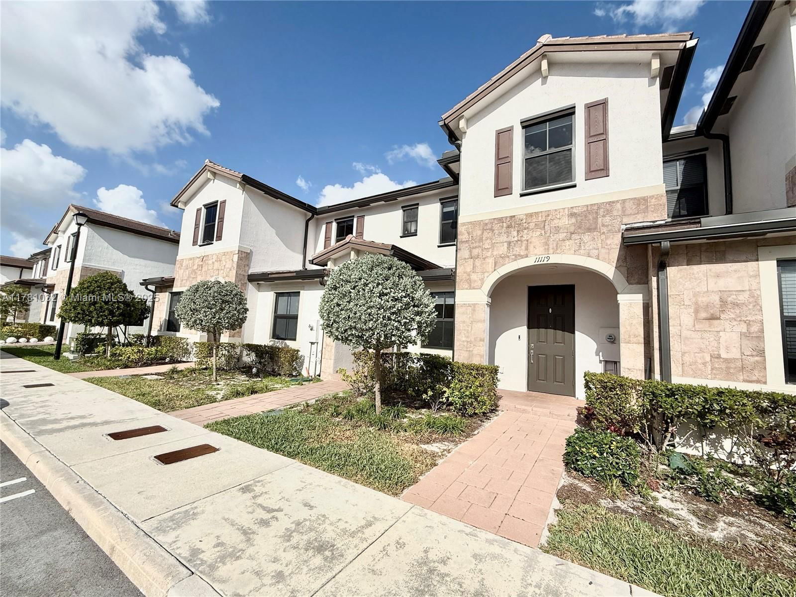 Real estate property located at 11119 34th Way, Miami-dade, Aquabella North, Hialeah, FL
