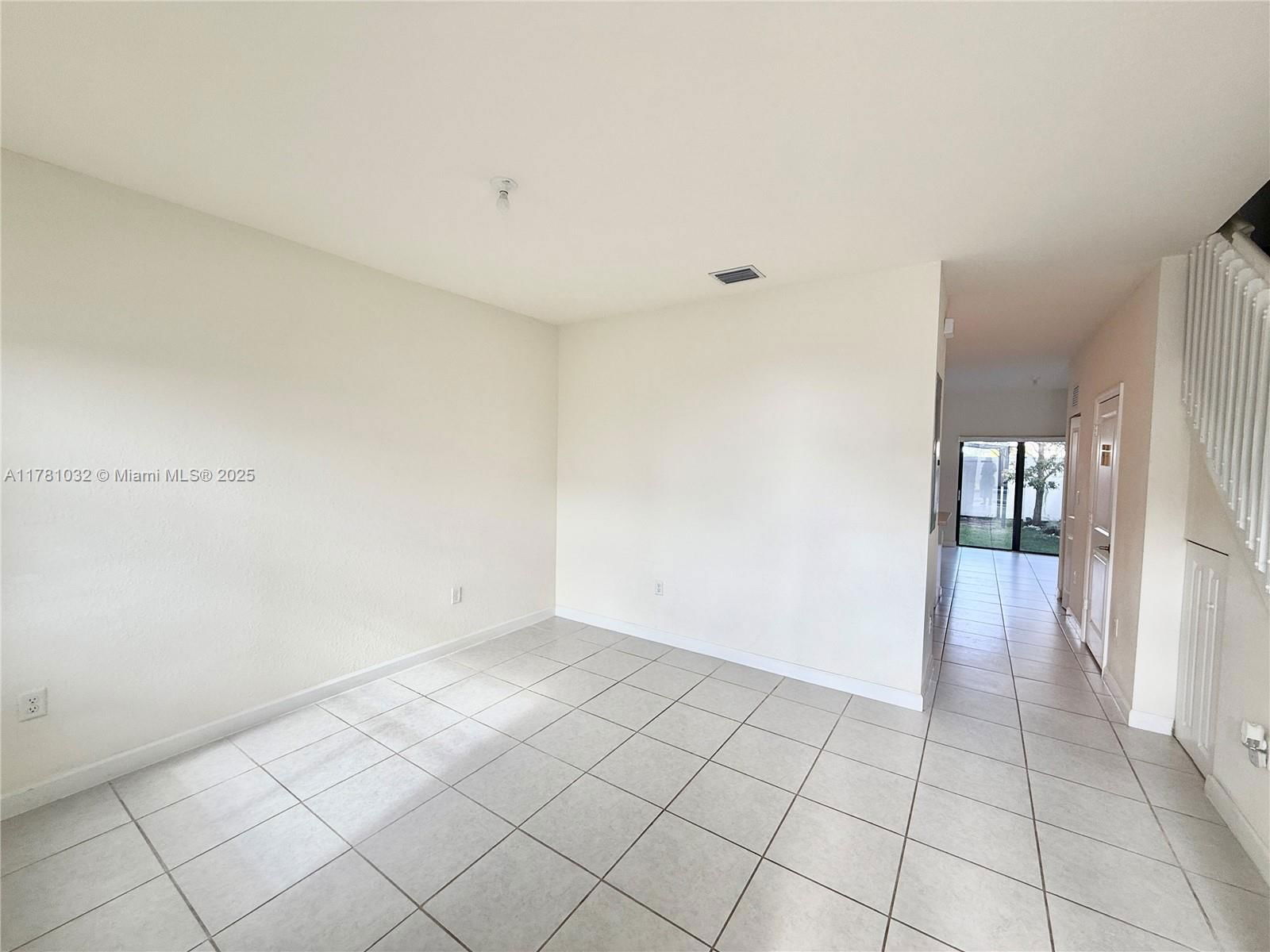 Real estate property located at 11119 34th Way, Miami-dade, Aquabella North, Hialeah, FL