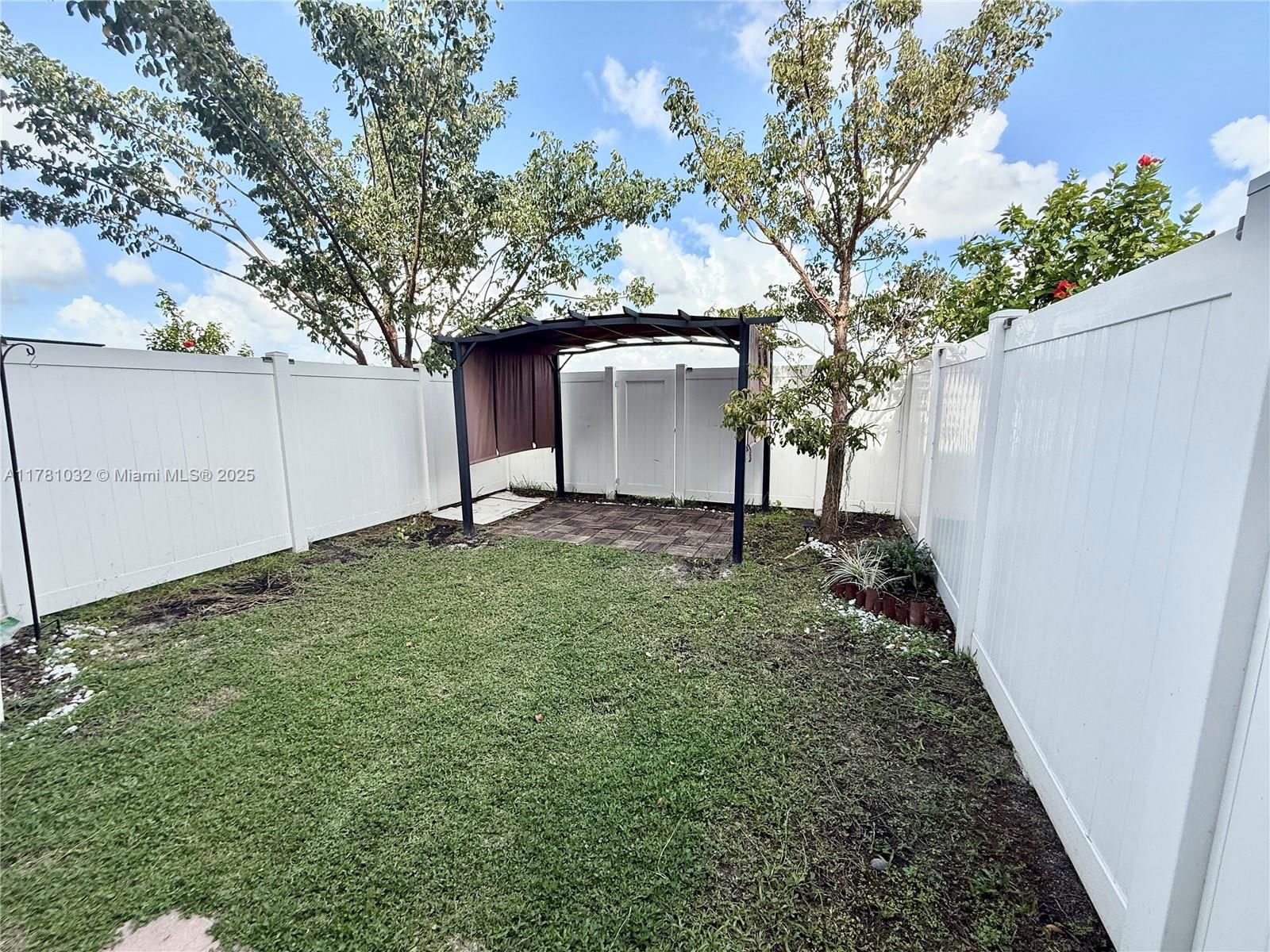 Real estate property located at 11119 34th Way, Miami-dade, Aquabella North, Hialeah, FL