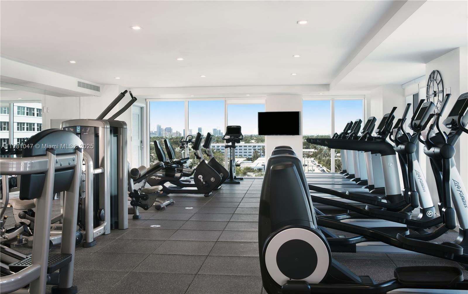 Real estate property located at 551 Fort Lauderdale Beach Blvd H1705, Broward, 551 Flb Condominium Hotel, Fort Lauderdale, FL