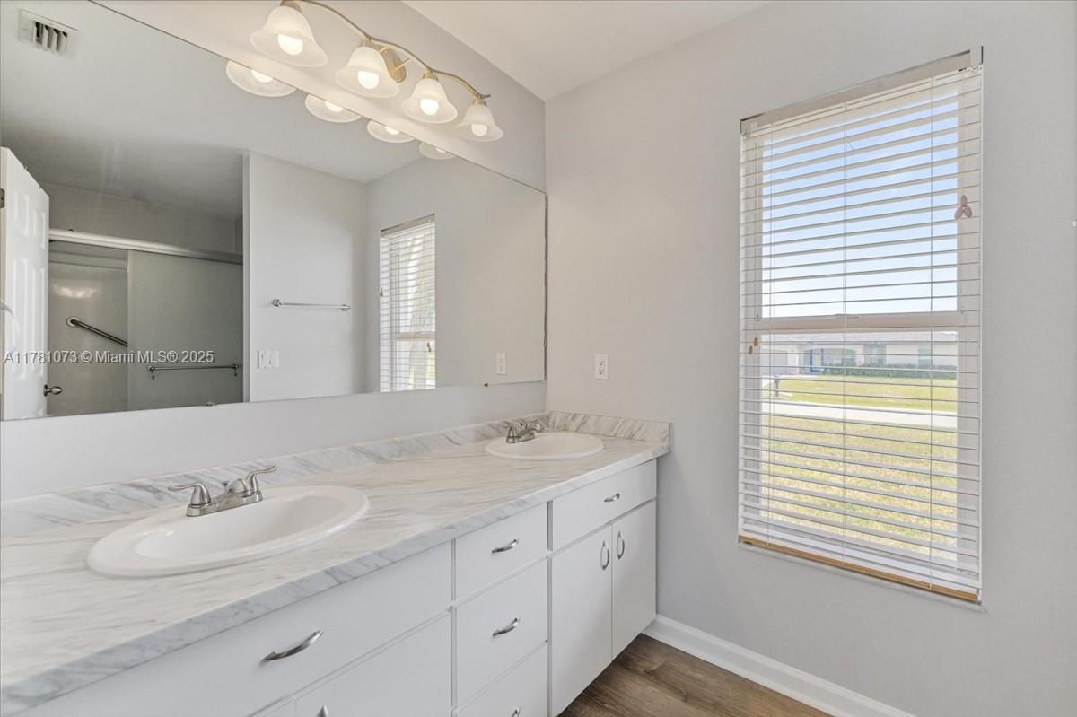 Real estate property located at 205 19 Ter, Lee, Cape Coral, Cape Coral, FL