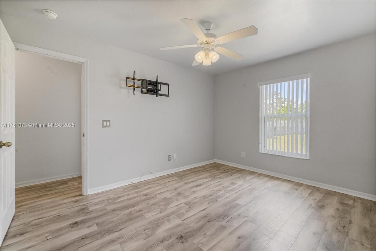 Real estate property located at 205 19 Ter, Lee, Cape Coral, Cape Coral, FL