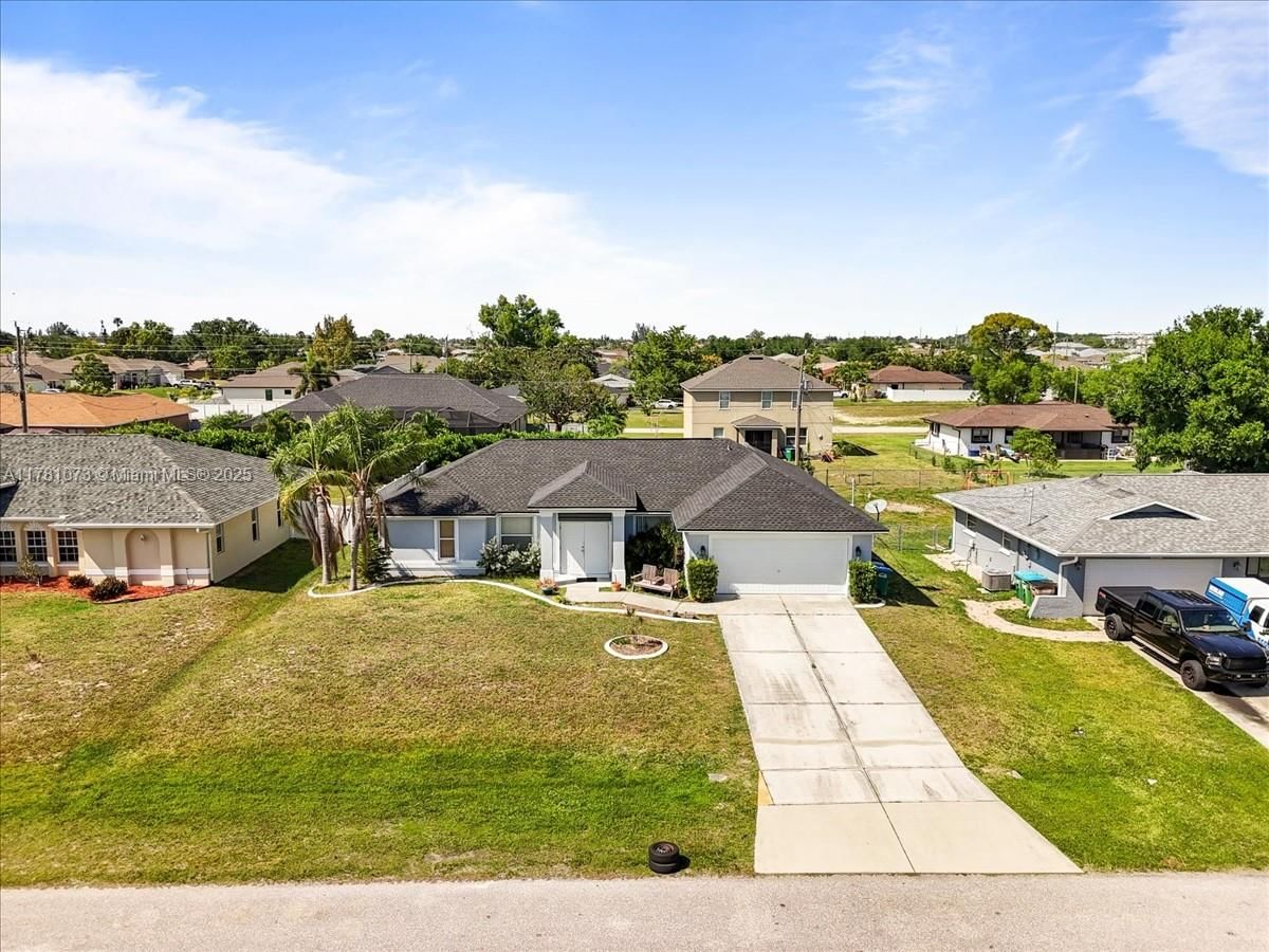 Real estate property located at 205 19 Ter, Lee, Cape Coral, Cape Coral, FL