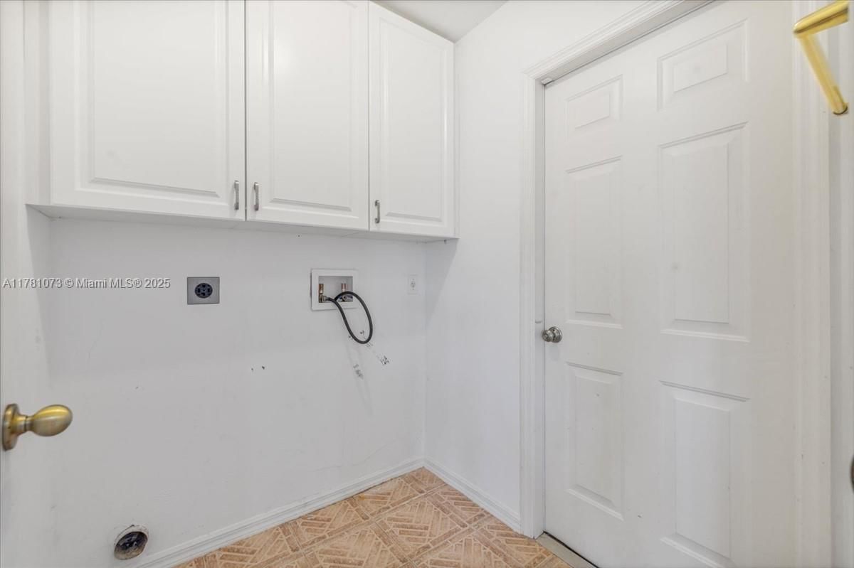 Real estate property located at 205 19 Ter, Lee, Cape Coral, Cape Coral, FL