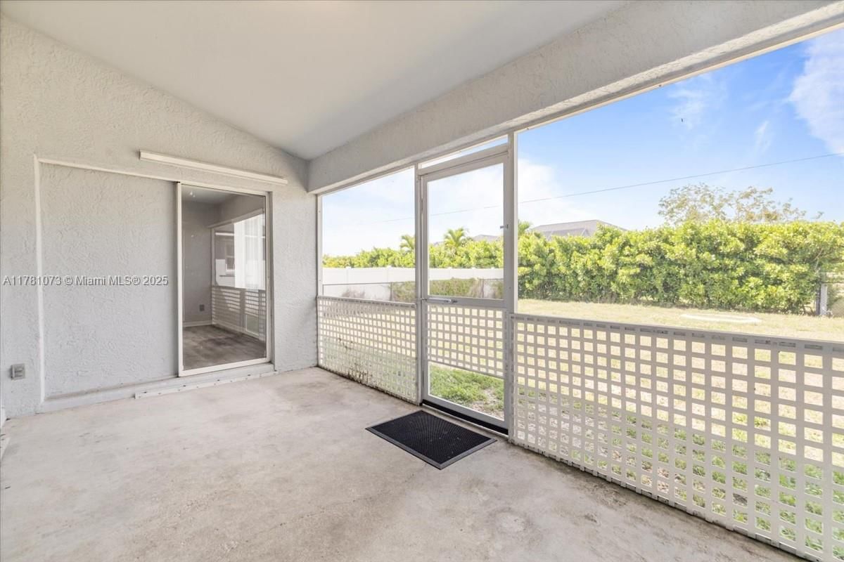 Real estate property located at 205 19 Ter, Lee, Cape Coral, Cape Coral, FL