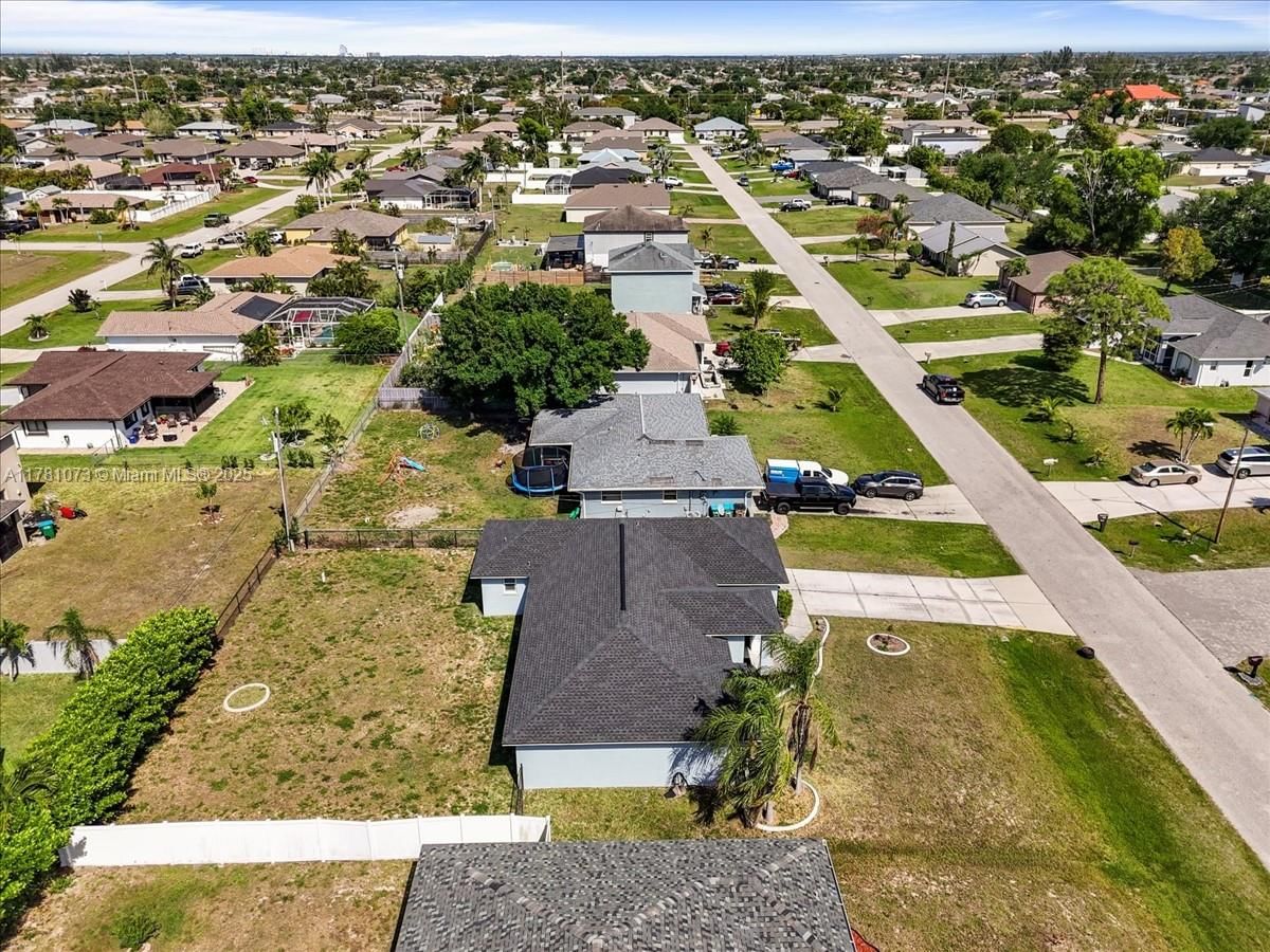 Real estate property located at 205 19 Ter, Lee, Cape Coral, Cape Coral, FL