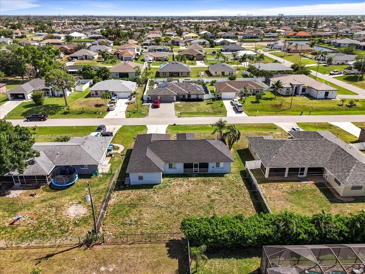 Real estate property located at 205 19 Ter, Lee, Cape Coral, Cape Coral, FL