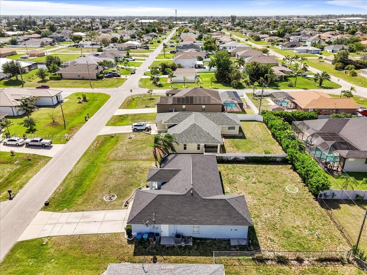 Real estate property located at 205 19 Ter, Lee, Cape Coral, Cape Coral, FL