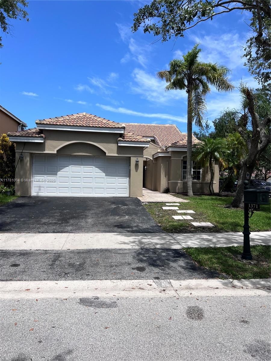 Real estate property located at 1371 Bayview Cir, Broward, Sector 6, Weston, FL