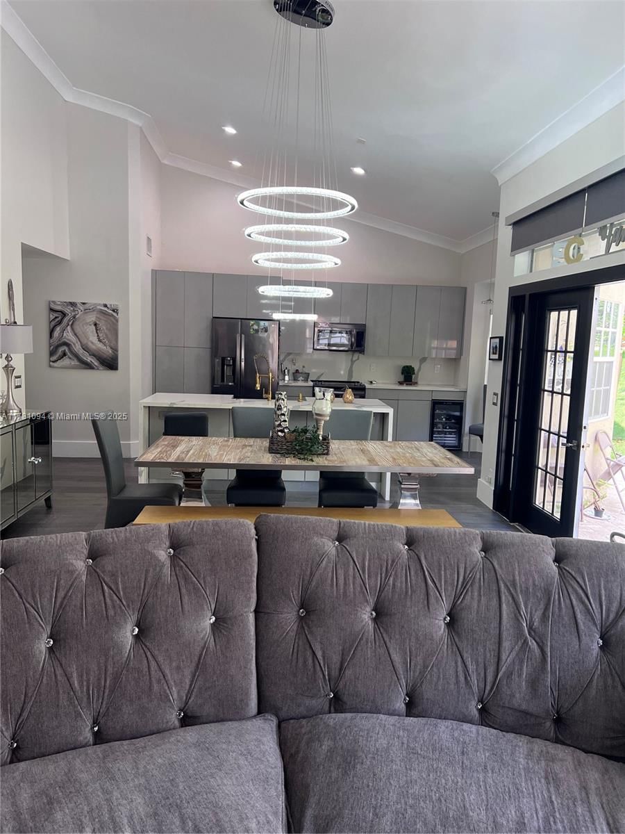 Real estate property located at 1371 Bayview Cir, Broward, Sector 6, Weston, FL