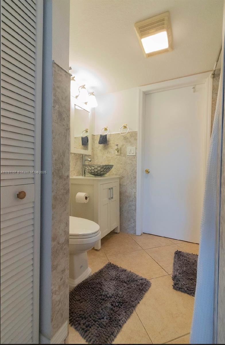 Real estate property located at 50 12th St #2360, Palm Beach, Villa Valencia Condo, Boca Raton, FL