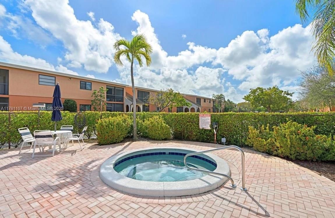 Real estate property located at 50 12th St #2360, Palm Beach, Villa Valencia Condo, Boca Raton, FL