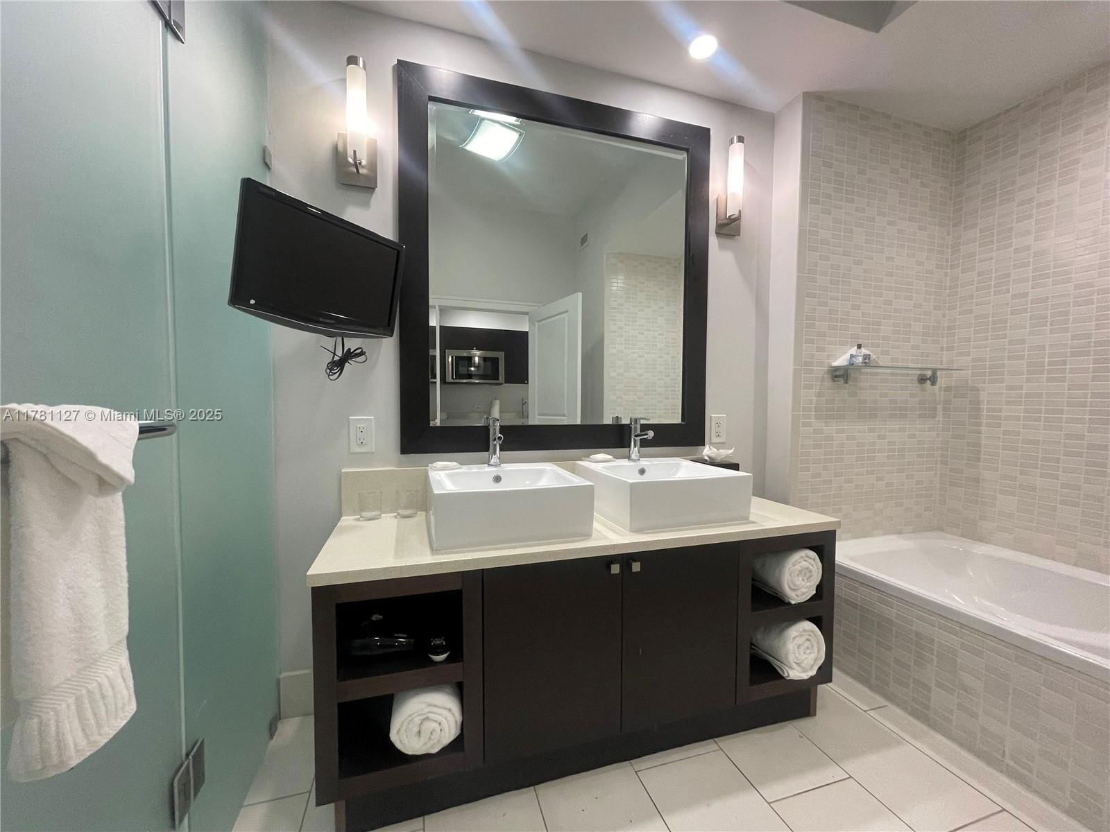 Real estate property located at 5300 87th Ave #1103, Miami-dade, The Blue A Resort Hotel C, Doral, FL