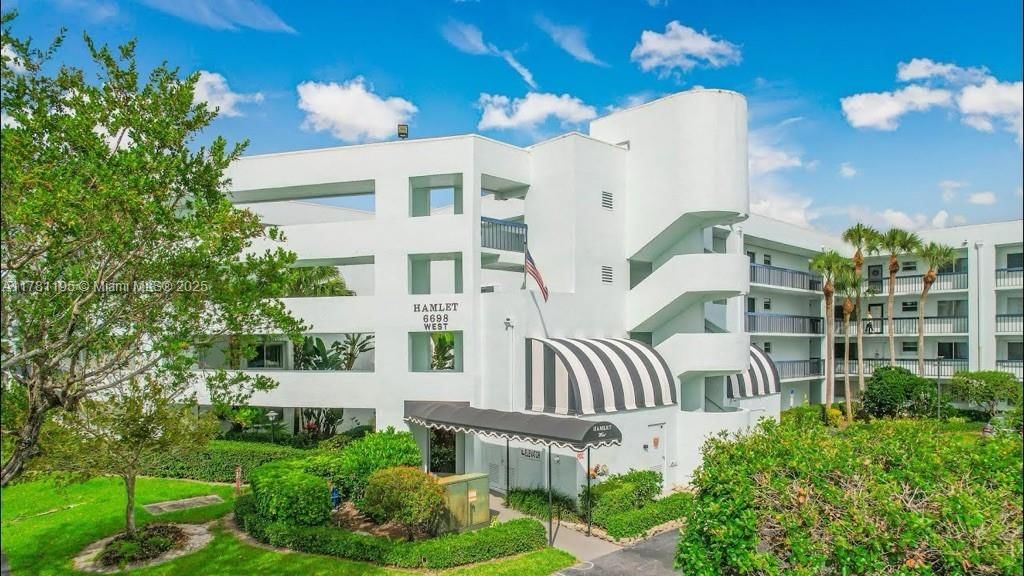 Real estate property located at 6698 10th Ave N #218, Palm Beach, Hamlet At Poinciana Condo, Lake Worth, FL