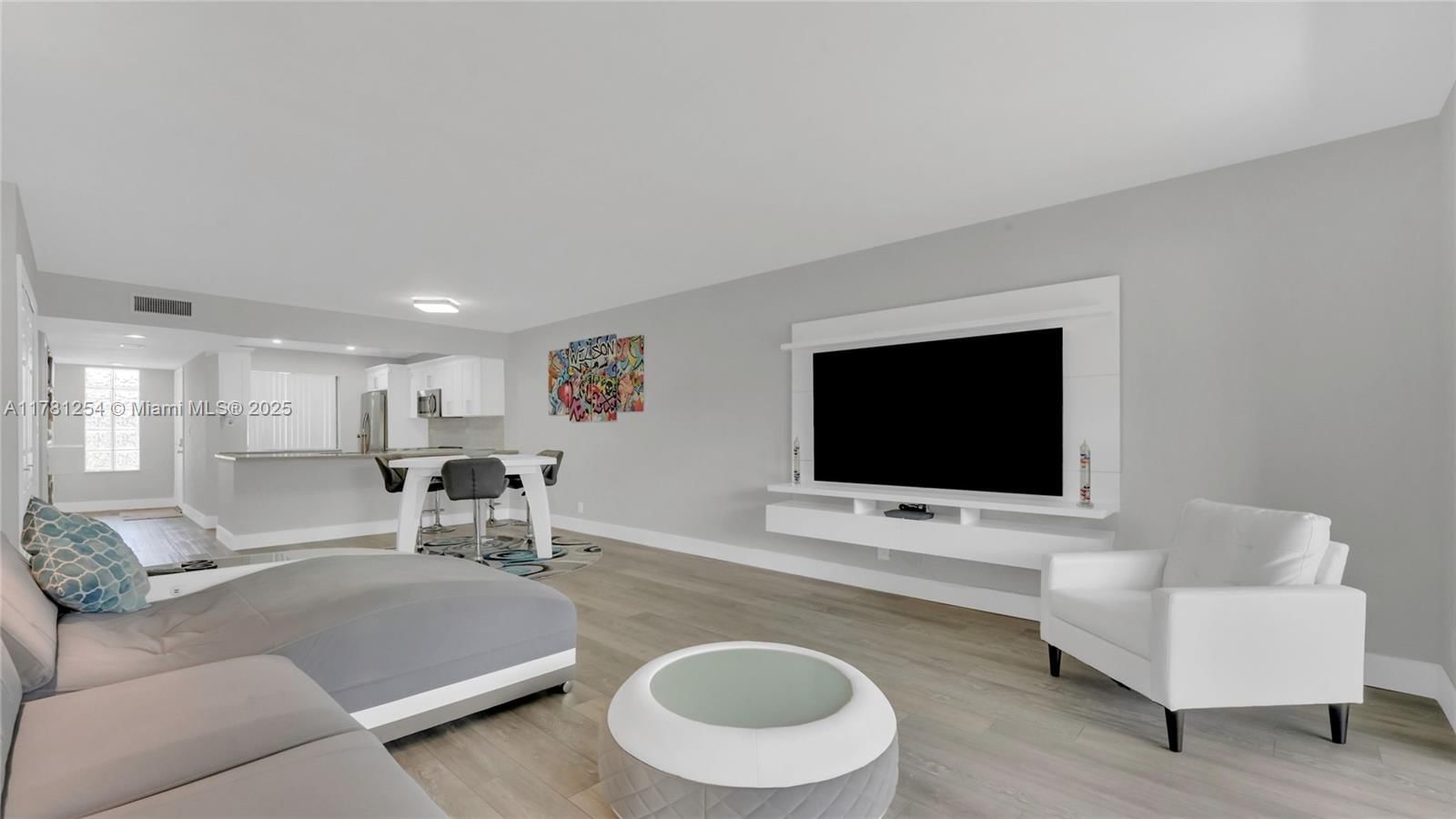 Real estate property located at 327 Lakeview Dr #203, Broward, Racquet Club Apartments A, Weston, FL