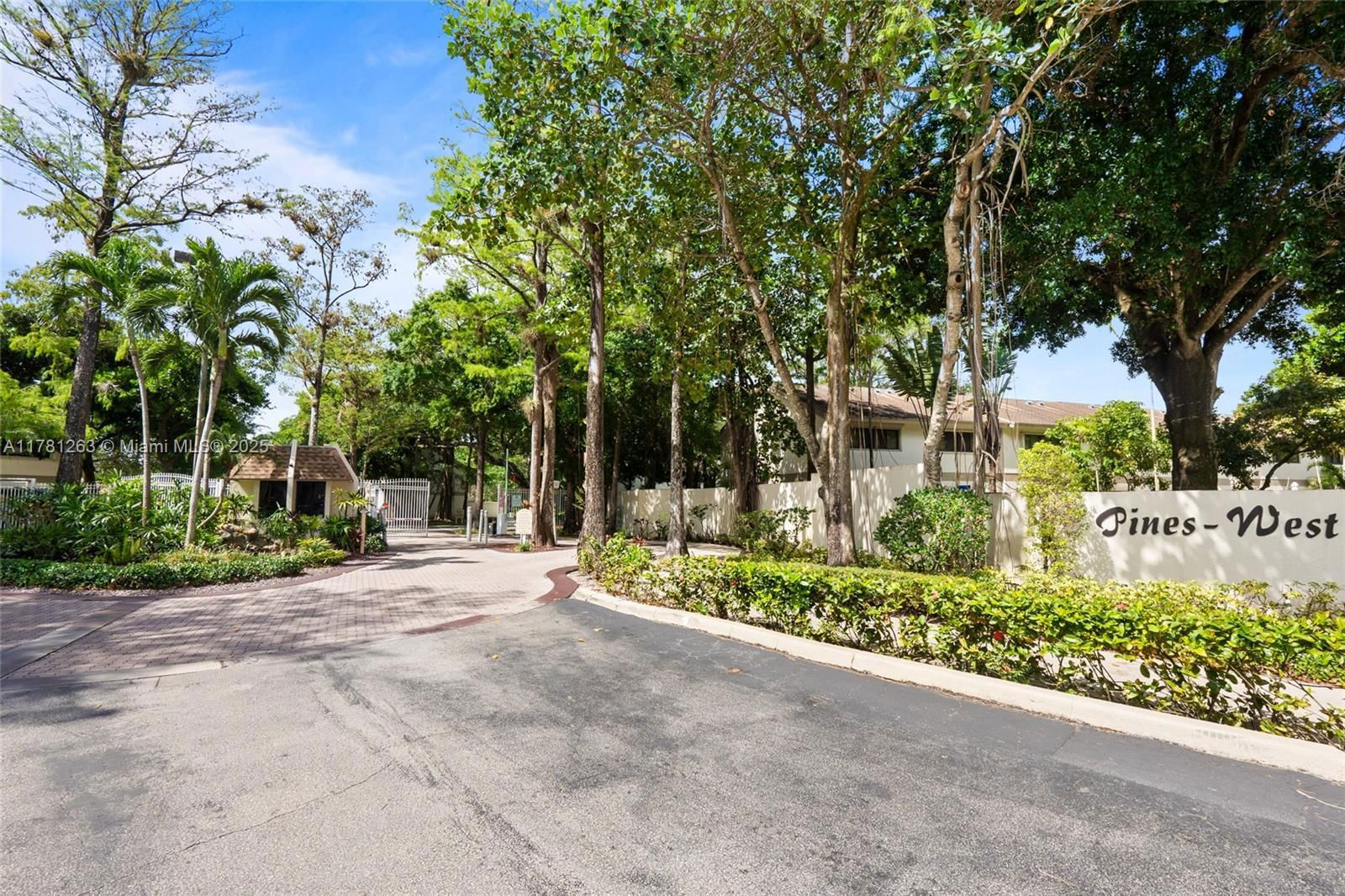 Real estate property located at 3062 Oakland Forest Dr #205, Broward, Pines Of Oakland Forest W, Oakland Park, FL