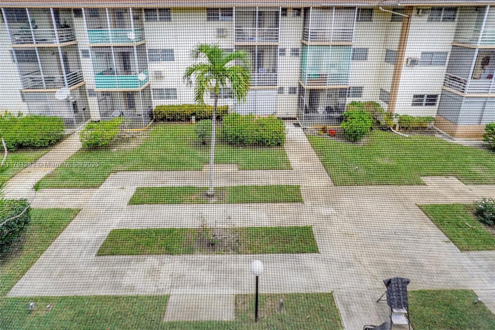 Real estate property located at 16701 13th Ave #309, Miami-dade, Mar-len Gardens No 8 Corp, Miami, FL
