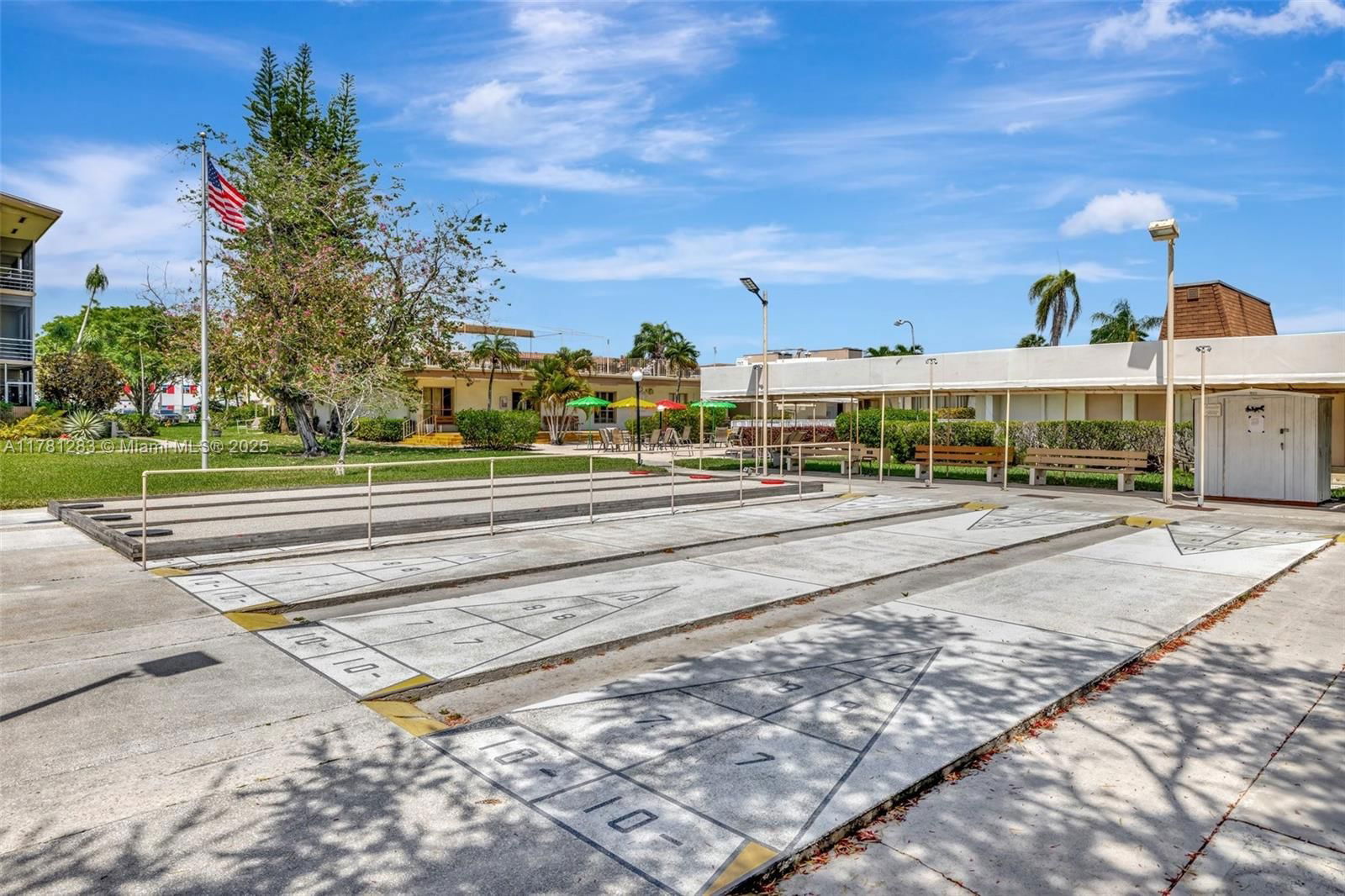 Real estate property located at 16701 13th Ave #309, Miami-dade, Mar-len Gardens No 8 Corp, Miami, FL