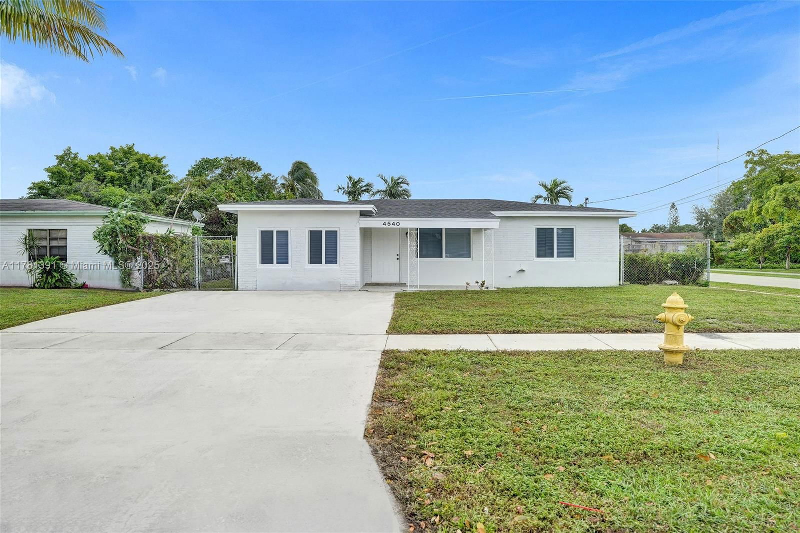 Real estate property located at 4540 21st St, Broward, Carver Ranches, West Park, FL