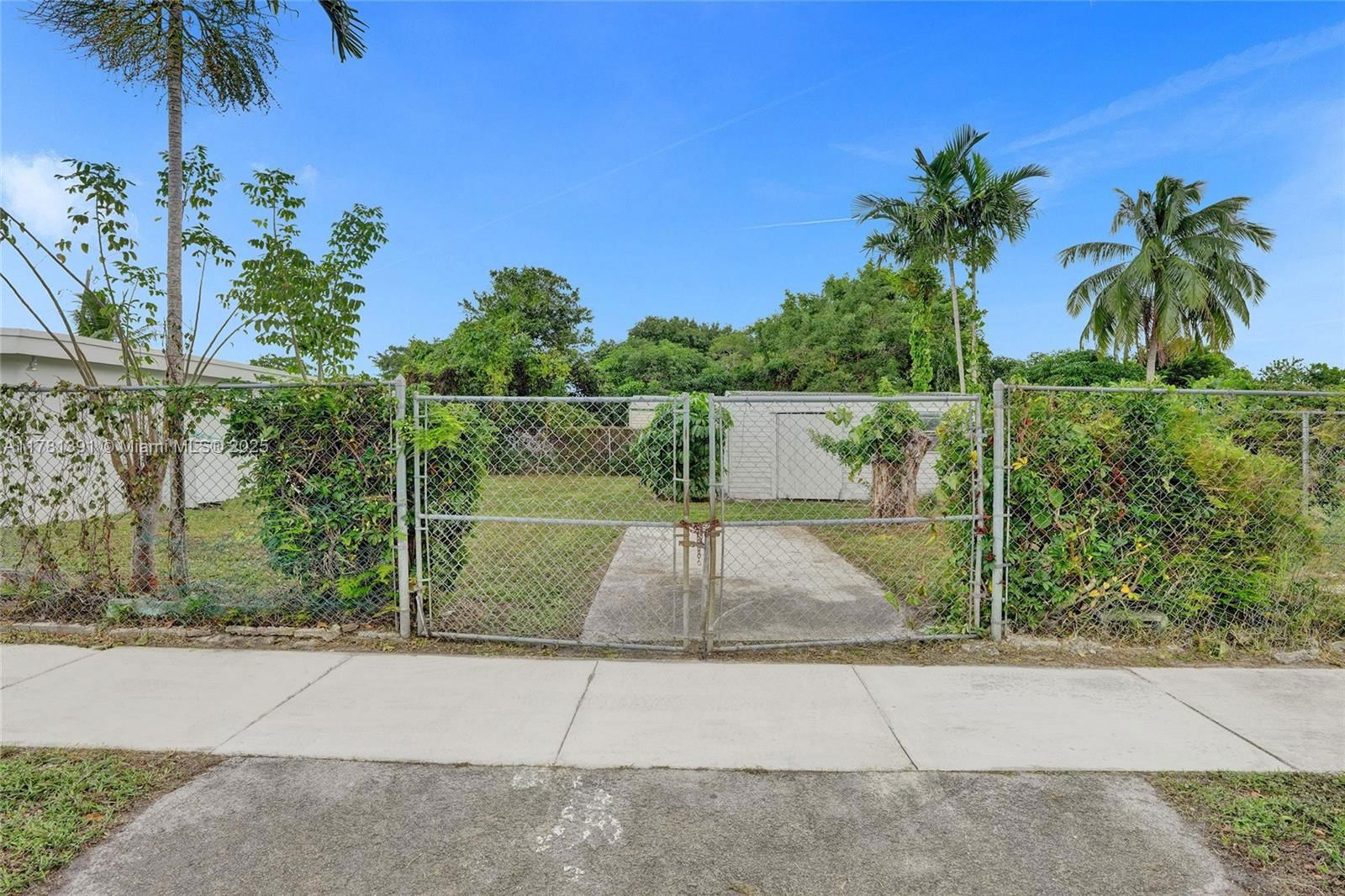 Real estate property located at 4540 21st St, Broward, Carver Ranches, West Park, FL