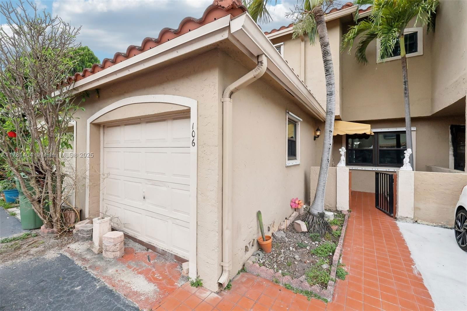 Real estate property located at 6330 24th Ct #106-3, Miami-dade, Lago Grande Condo Six-a, Hialeah, FL