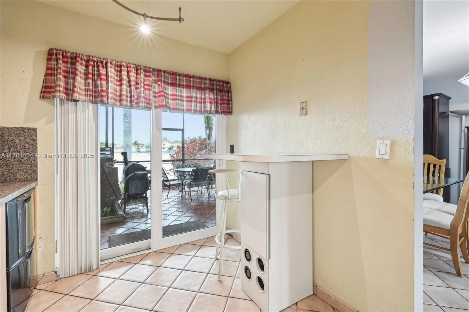 Real estate property located at 6330 24th Ct #106-3, Miami-dade, Lago Grande Condo Six-a, Hialeah, FL