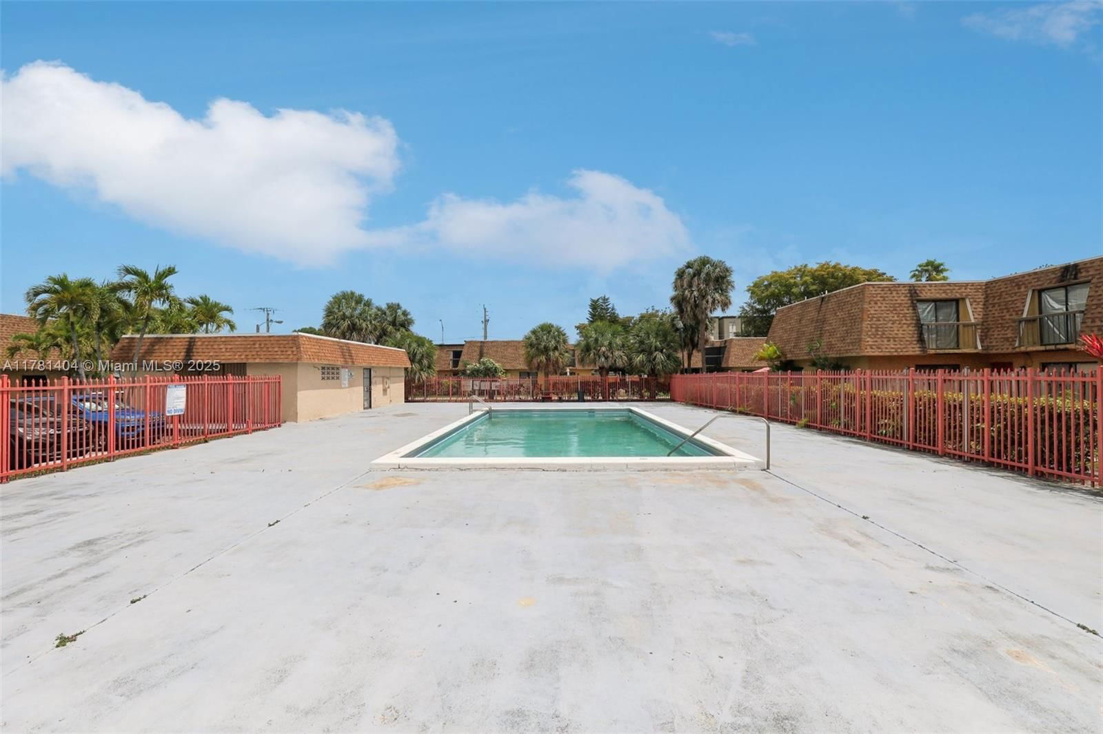 Real estate property located at 6330 24th Ct #106-3, Miami-dade, Lago Grande Condo Six-a, Hialeah, FL