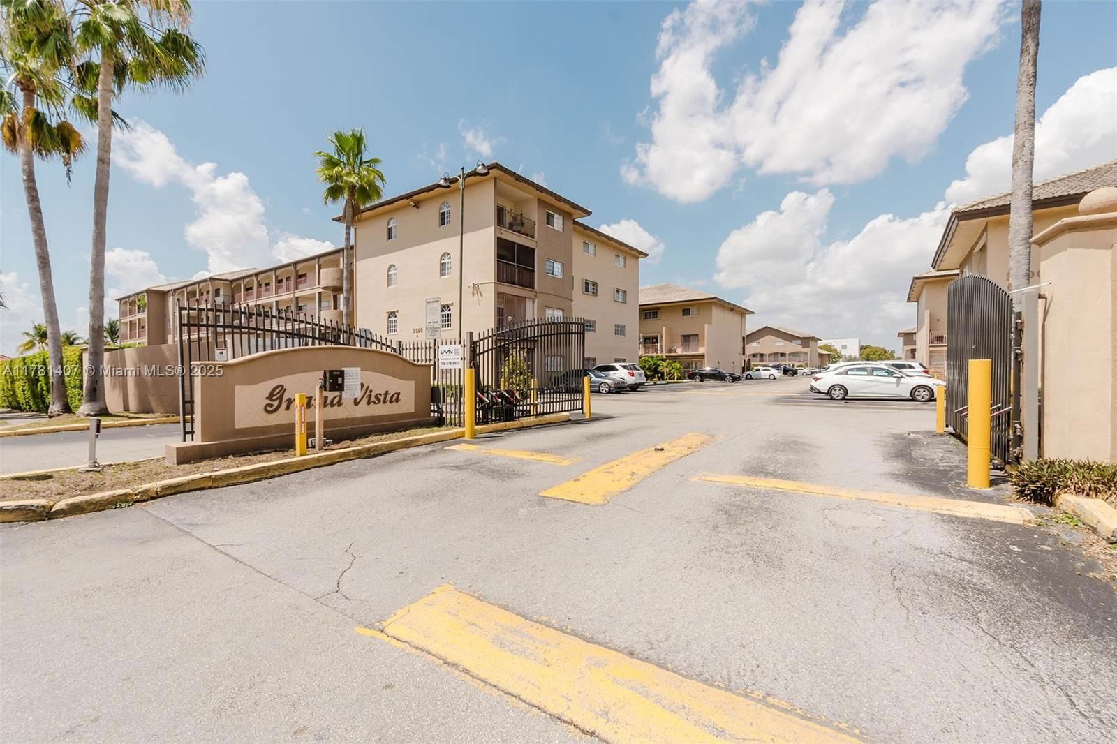 Real estate property located at 8851 119th St #2220-2, Miami-dade, Grand Vista Condo, Hialeah Gardens, FL