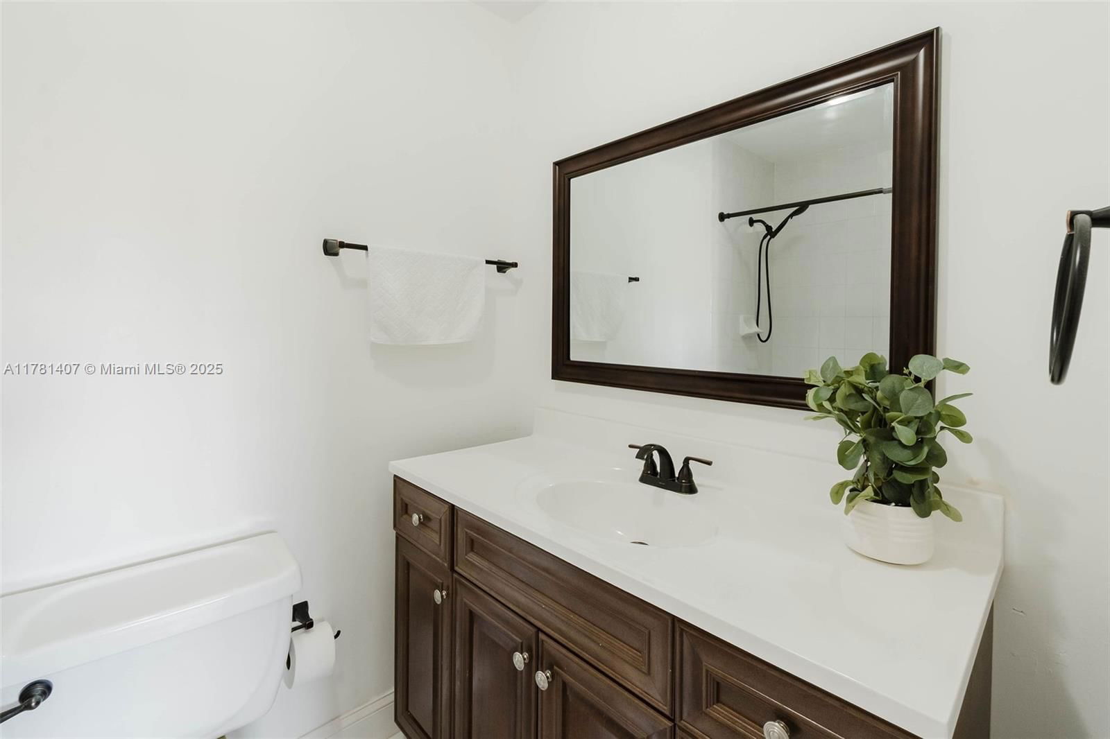 Real estate property located at 8851 119th St #2220-2, Miami-dade, Grand Vista Condo, Hialeah Gardens, FL
