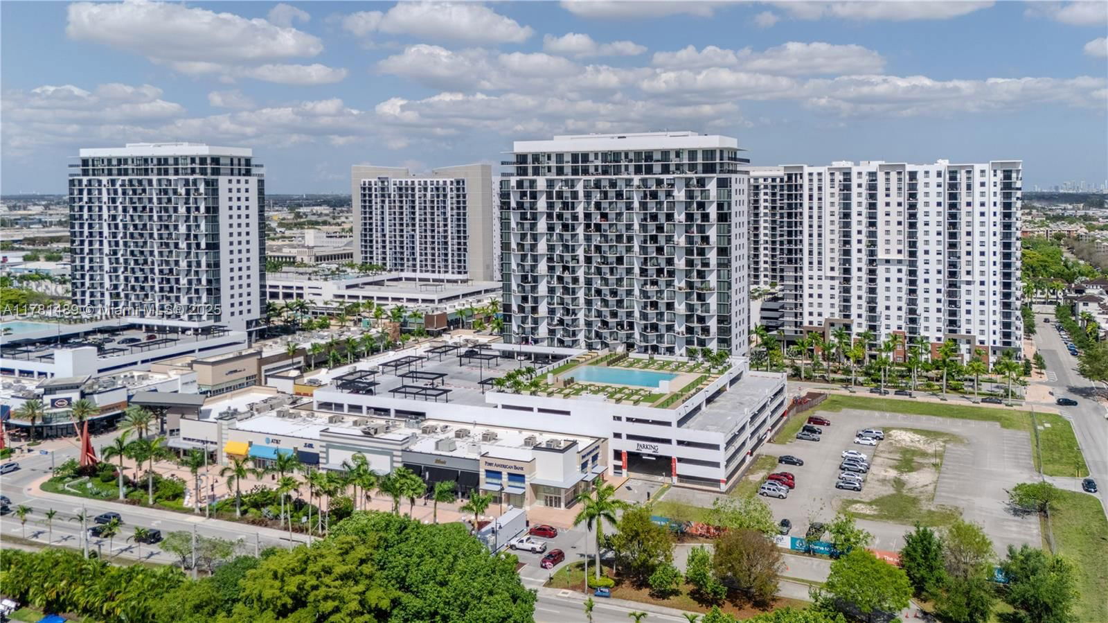 Real estate property located at 5252 85th Ave #1402, Miami-dade, 5252 Paseo Condo, Doral, FL