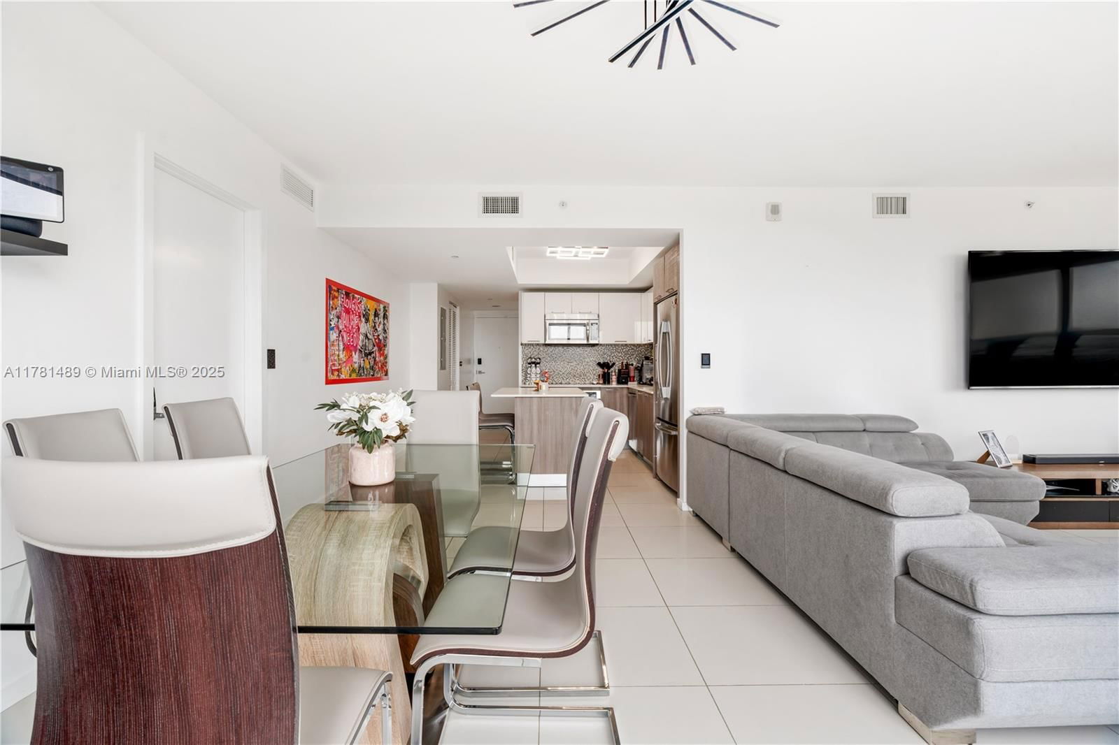 Real estate property located at 5252 85th Ave #1402, Miami-dade, 5252 Paseo Condo, Doral, FL