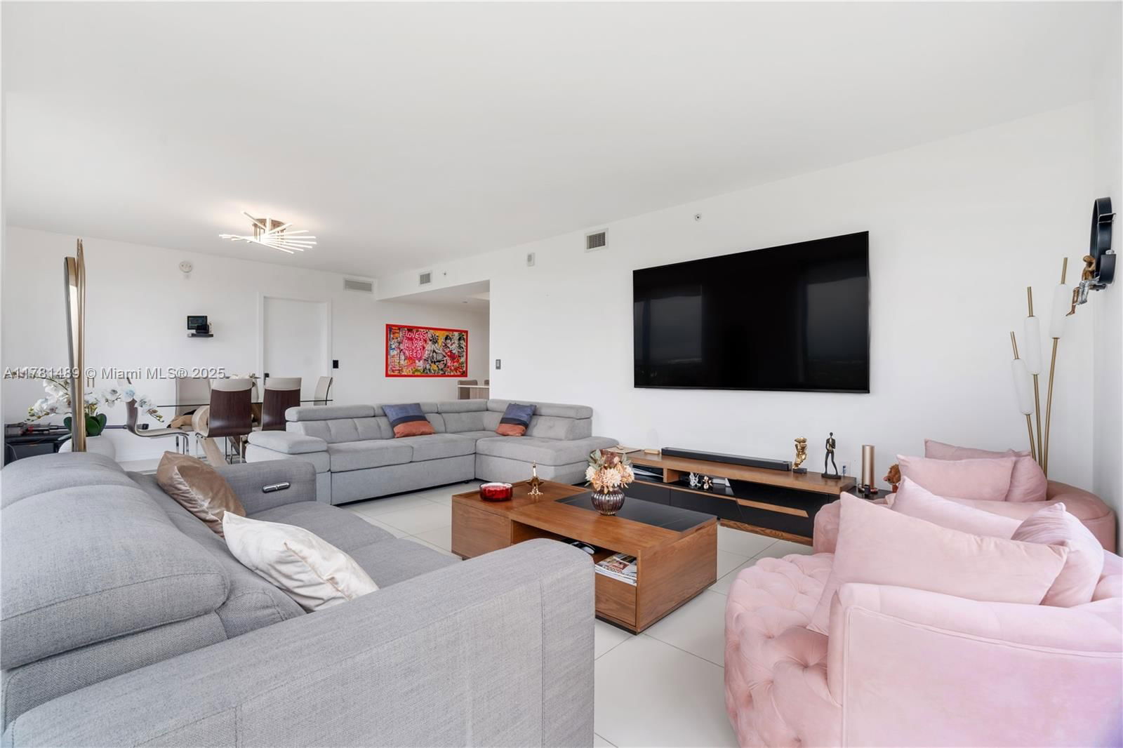 Real estate property located at 5252 85th Ave #1402, Miami-dade, 5252 Paseo Condo, Doral, FL