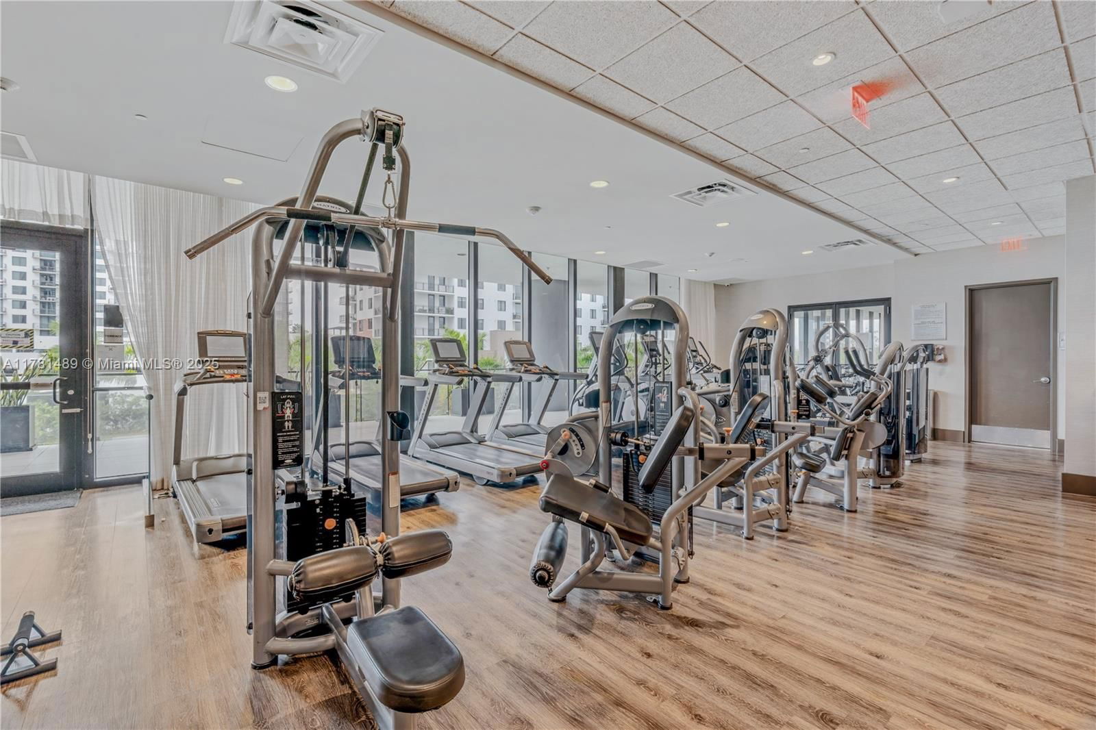 Real estate property located at 5252 85th Ave #1402, Miami-dade, 5252 Paseo Condo, Doral, FL