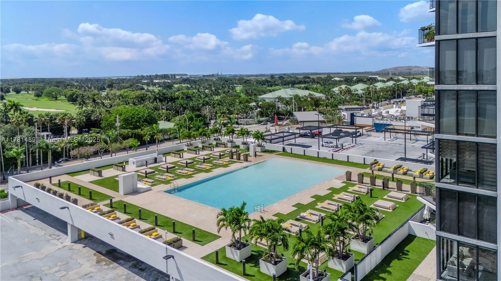 Real estate property located at 5252 85th Ave #1402, Miami-dade, 5252 Paseo Condo, Doral, FL
