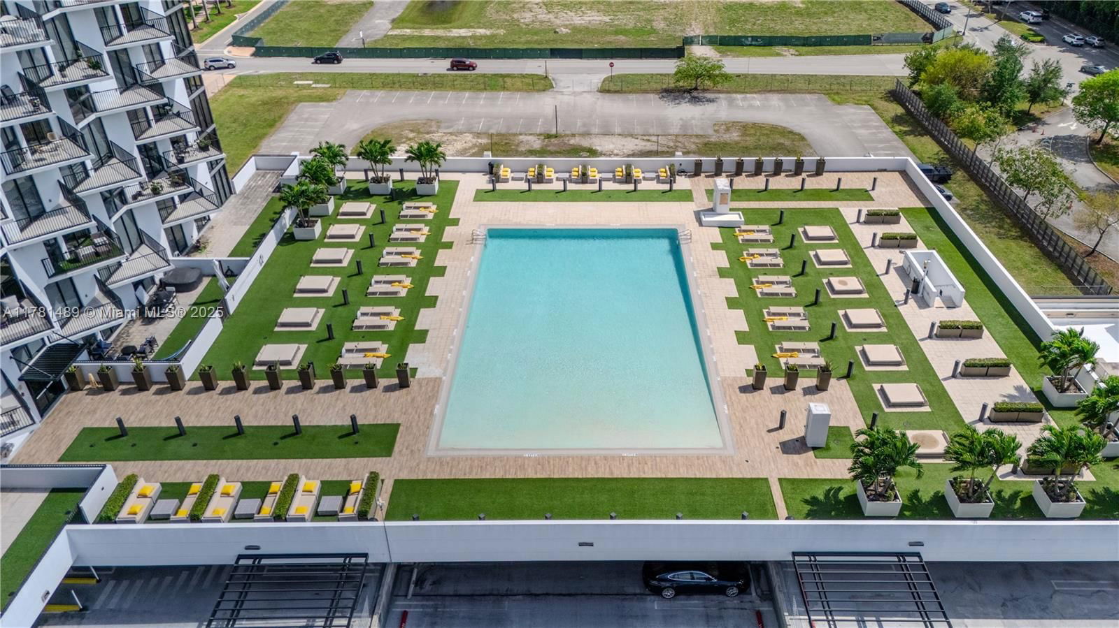 Real estate property located at 5252 85th Ave #1402, Miami-dade, 5252 Paseo Condo, Doral, FL