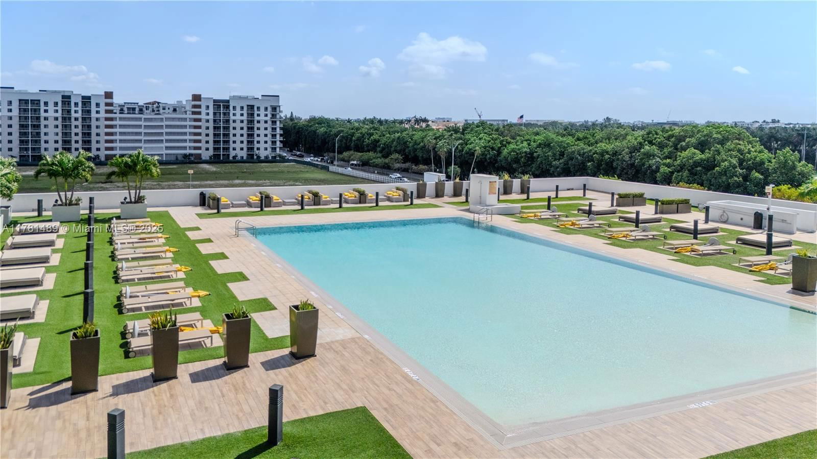 Real estate property located at 5252 85th Ave #1402, Miami-dade, 5252 Paseo Condo, Doral, FL