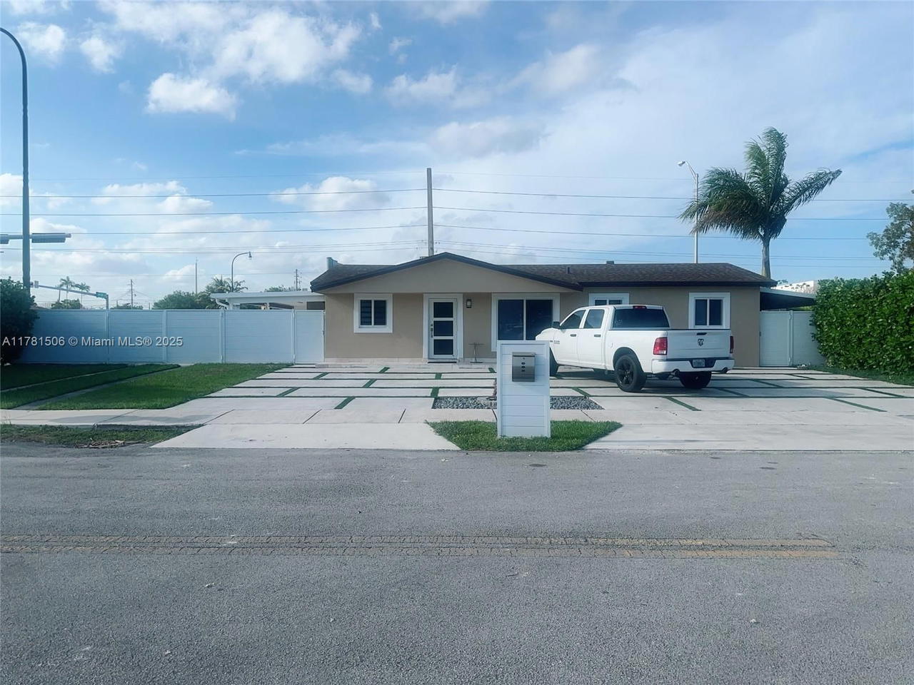 Real estate property located at 10075 152nd Ter, Miami-dade, Fairway Estates Sec 3, Miami, FL