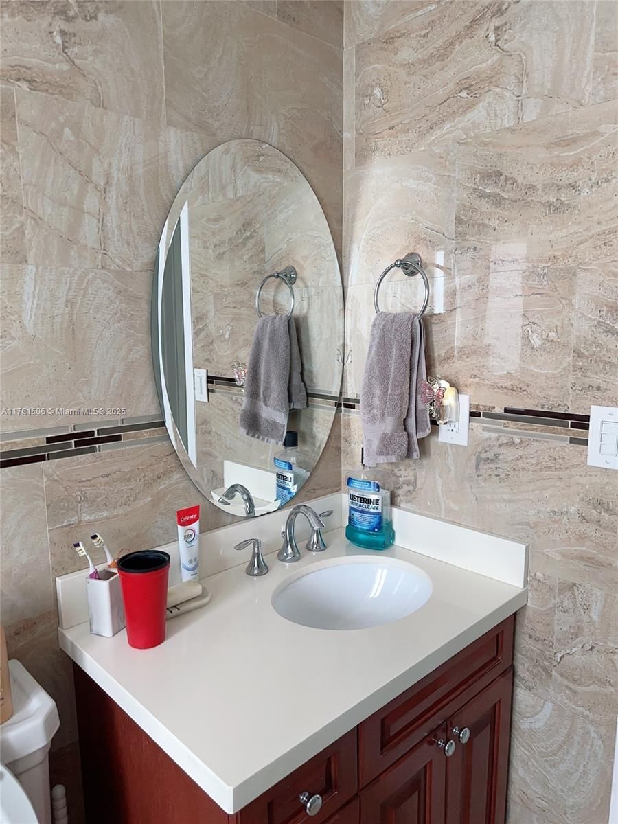 Real estate property located at 10075 152nd Ter, Miami-dade, Fairway Estates Sec 3, Miami, FL