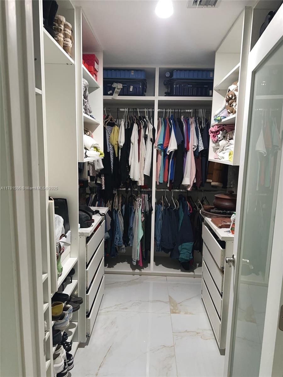 Real estate property located at 10075 152nd Ter, Miami-dade, Fairway Estates Sec 3, Miami, FL